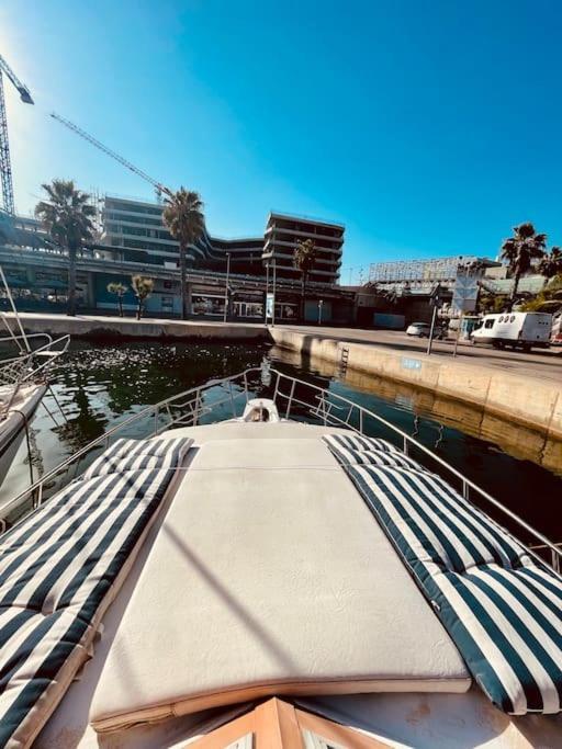 Vintage Classic 70S Boat! Hotell Sant Adria de Besos Eksteriør bilde