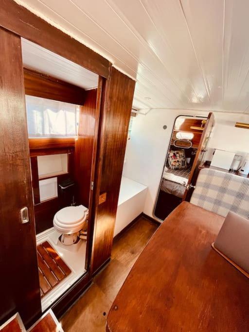 Vintage Classic 70S Boat! Hotell Sant Adria de Besos Eksteriør bilde