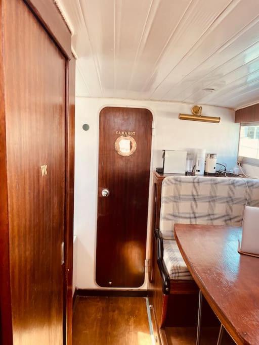 Vintage Classic 70S Boat! Hotell Sant Adria de Besos Eksteriør bilde